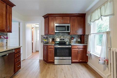 357 Valley Rd, Middletown, RI 02842 photo 19