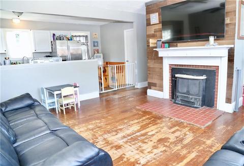 17 Tarleton St, Warwick, RI 02889 photo 5