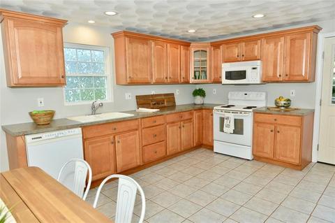 173 Midget Ave, Warwick, RI 02886 photo 10