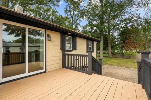 42 Inman Ave, Warwick, RI 02886 photo 16