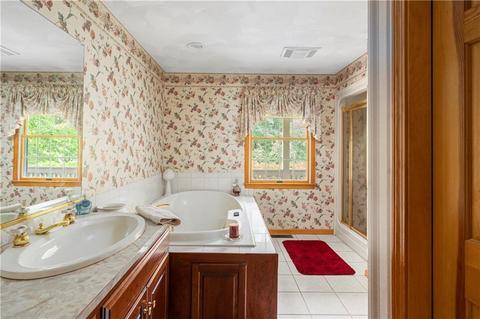 72 Castleton Dr, Cranston, RI 02921 photo 14
