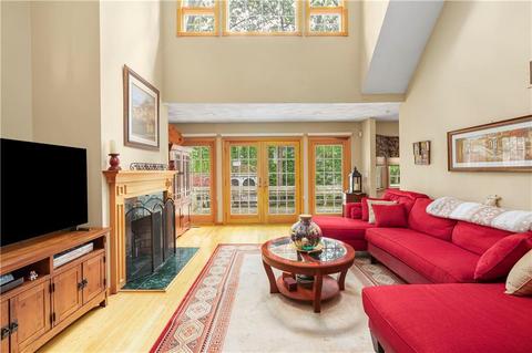 72 Castleton Dr, Cranston, RI 02921 photo 10