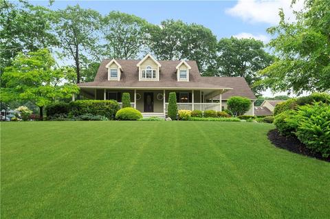 72 Castleton Dr, Cranston, RI 02921 photo 1