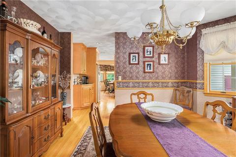 72 Castleton Dr, Cranston, RI 02921 photo 4