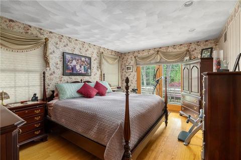 72 Castleton Dr, Cranston, RI 02921 photo 12