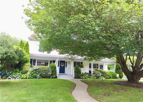 8 Rhody Dr, Westerly, RI 02891 photo 5