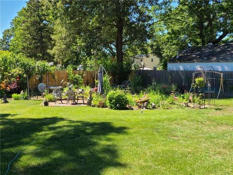 71 Haswill St, Warwick, RI 02889 photo 3