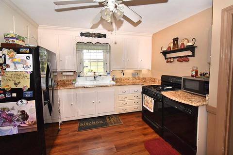 281 Pine St, Warwick, RI 02888 photo 2