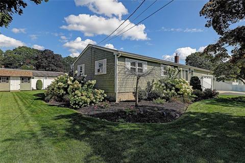 100 Marigold Dr, Warwick, RI 02889 photo 5