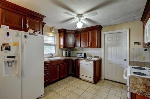 100 Marigold Dr, Warwick, RI 02889 photo 16