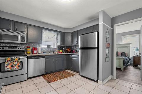 1027 Toll Gate Rd, Warwick, RI 02886 photo 3