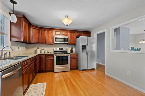 94 Sunnyside Dr, Warwick, RI 02889 photo 13