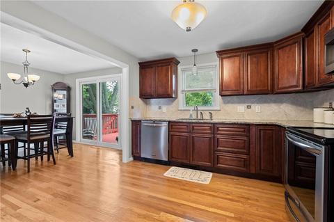 94 Sunnyside Dr, Warwick, RI 02889 photo 12