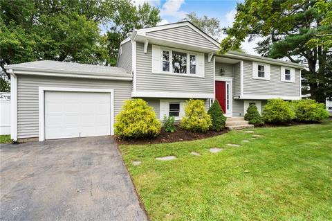 94 Sunnyside Dr, Warwick, RI 02889 photo 3