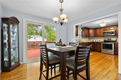 94 Sunnyside Dr, Warwick, RI 02889 photo 9