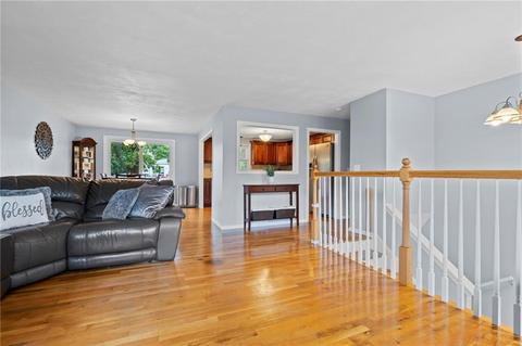 94 Sunnyside Dr, Warwick, RI 02889 photo 6
