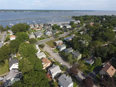 23 Mayfair Rd, Warwick, RI 02888 photo 3