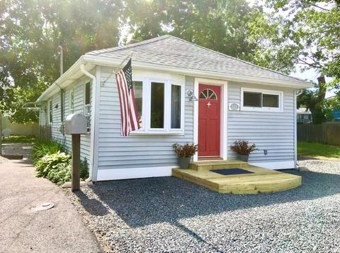 121 Damon Ave, Warwick, RI 02889 photo 1