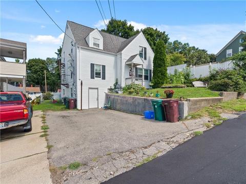 84 Arlington St, Woonsocket, RI 02895 photo 2