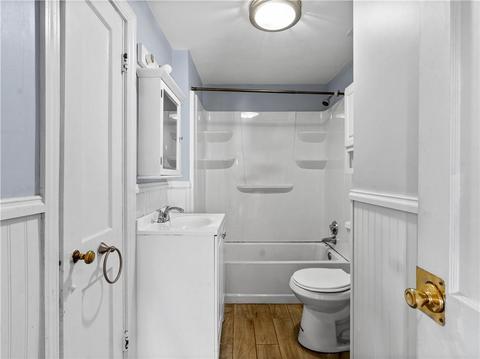 84 Arlington St, Woonsocket, RI 02895 photo 22