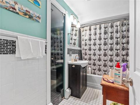 84 Arlington St, Woonsocket, RI 02895 photo 6