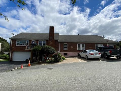 72 Oak St, Westerly, RI 02891 photo 2