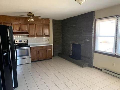 72 Oak St, Westerly, RI 02891 photo 3