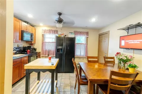 276 Coe St, Woonsocket, RI 02895 photo 9