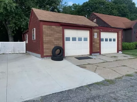 276 Coe St, Woonsocket, RI 02895 photo 4