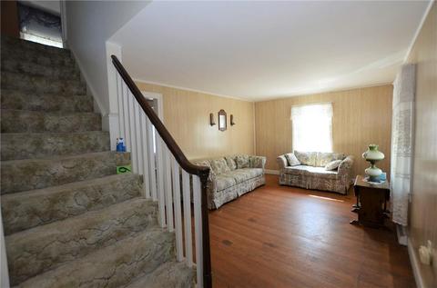 6 Arrow Ave, Warwick, RI 02886 photo 3
