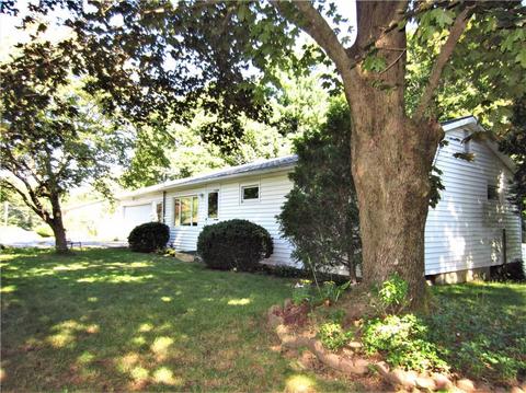442 Arnold Rd, Coventry, RI 02816 photo 2