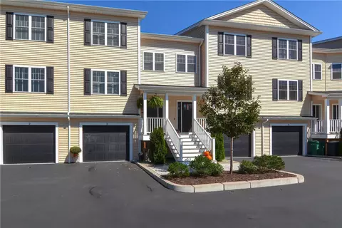 3800 Post Rd #3, Warwick, RI 02886 photo 1