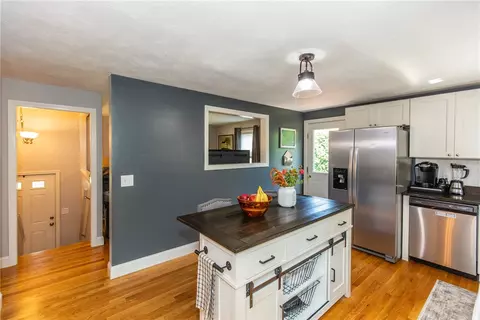 165 Getchell Ave, Woonsocket, RI 02895 photo 9