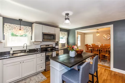 165 Getchell Ave, Woonsocket, RI 02895 photo 10