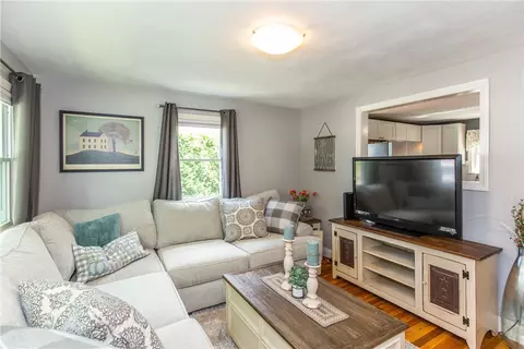 165 Getchell Ave, Woonsocket, RI 02895 photo 6