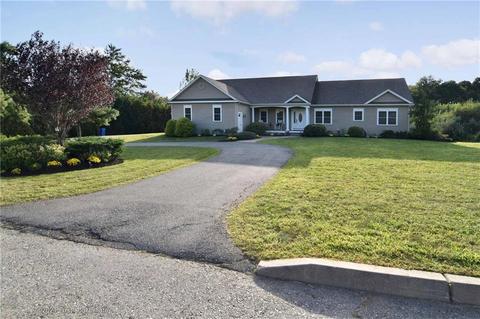 4 Emerald Dr, Cranston, RI 02831 photo 3