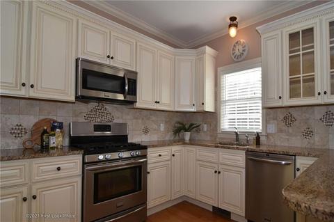 4 Emerald Dr, Cranston, RI 02831 photo 9