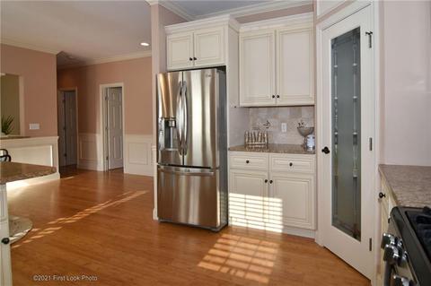 4 Emerald Dr, Cranston, RI 02831 photo 12