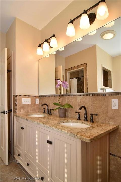 4 Emerald Dr, Cranston, RI 02831 photo 26