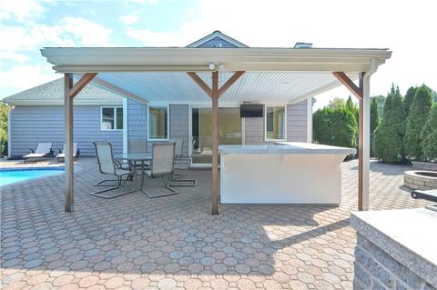 2 Larson Court Ct, Bristol, RI 02809 photo 9