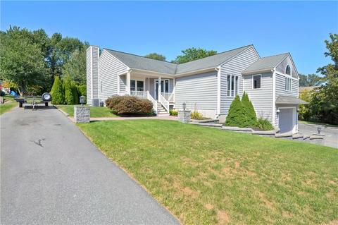 2 Larson Court Ct, Bristol, RI 02809 photo 2