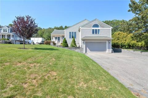 2 Larson Court Ct, Bristol, RI 02809 photo 3