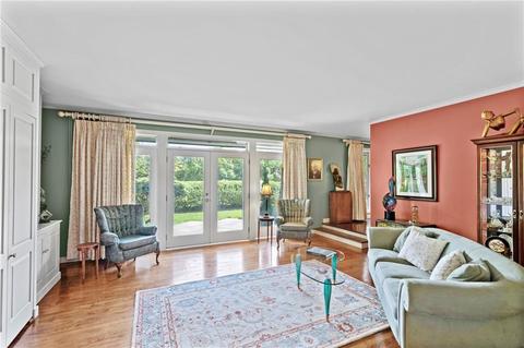 38 Beacon Ave, Warwick, RI 02889 photo 9