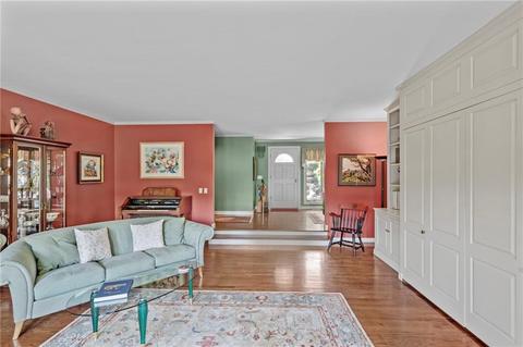 38 Beacon Ave, Warwick, RI 02889 photo 10