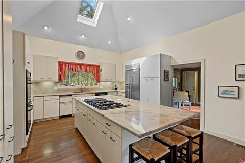 38 Beacon Ave, Warwick, RI 02889 photo 6
