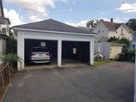 31 Bellevue Ave, Woonsocket, RI 02895 photo 3