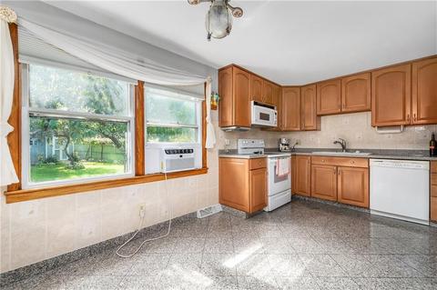 395 Grandview Ave, Woonsocket, RI 02895 photo 9