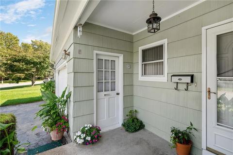 395 Grandview Ave, Woonsocket, RI 02895 photo 3