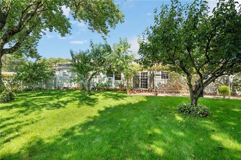 395 Grandview Ave, Woonsocket, RI 02895 photo 28