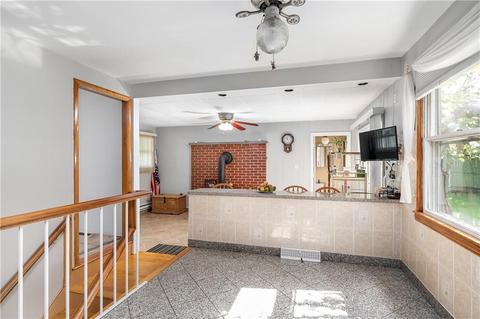 395 Grandview Ave, Woonsocket, RI 02895 photo 13